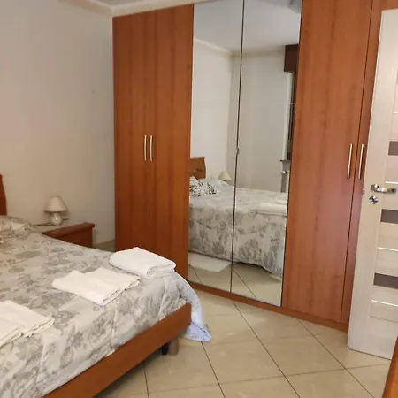 Spazioso Su Due Piani