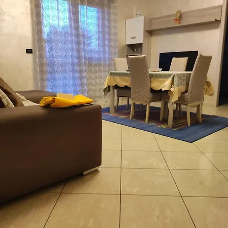 Spazioso Su Due Piani Апартаменты *