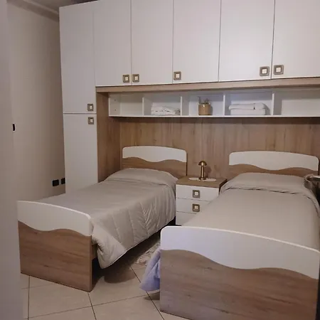 Appartement Spazioso Su Due Piani Leinì