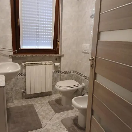 Spazioso Su Due Piani Leinì