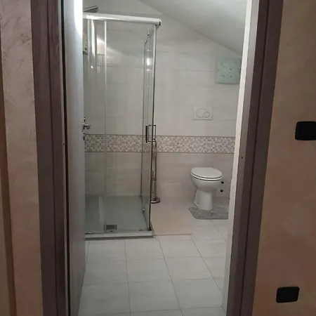Spazioso Su Due Piani Appartement Leinì