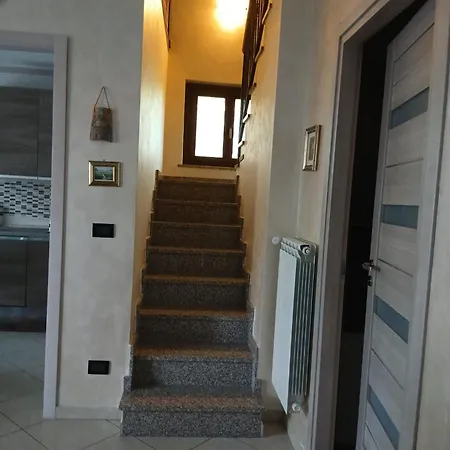 Spazioso Su Due Piani