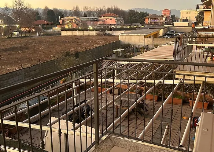 Spazioso Su Due Piani Appartement