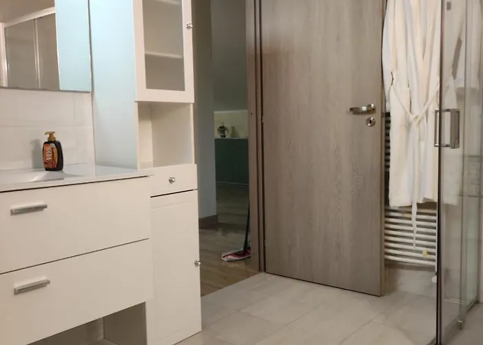 Spazioso Su Due Piani * Leinì