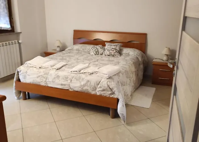 Spazioso Su Due Piani Leinì